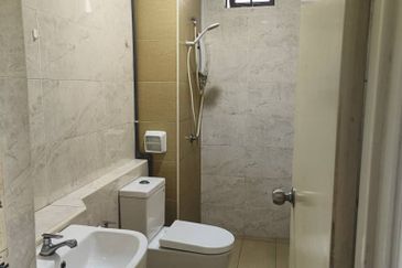 D'Summit Residences @ Kempas Utama