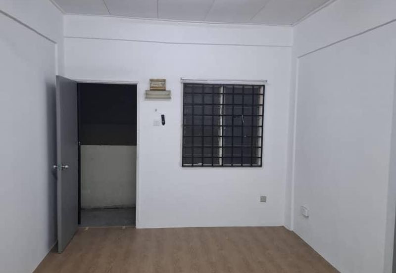 Pangsapuri Jasa, Mutiara Rini