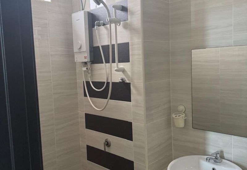 D'Summit Residences @ Kempas Utama