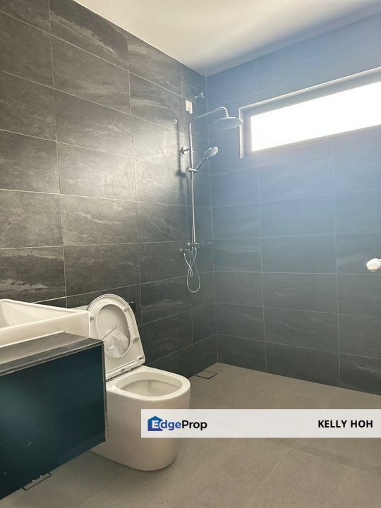 D'Art Hills Residence @ Taman Bukit Seni Kulai Johor, 2.5 Storey Terrace House, 5 Bedrooms 4 Bathrooms, Partial Furnished, For Rent , Johor, Kulai