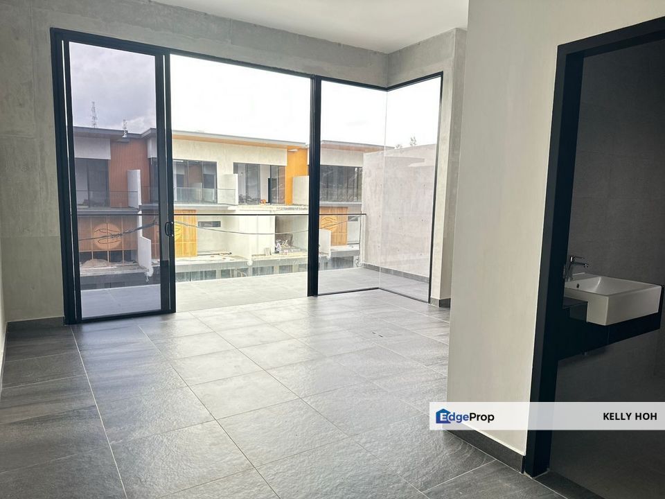 D'Art Hills Residence @ Taman Bukit Seni Kulai Johor, 2.5 Storey Terrace House, 5 Bedrooms 4 Bathrooms, Partial Furnished, For Rent , Johor, Kulai