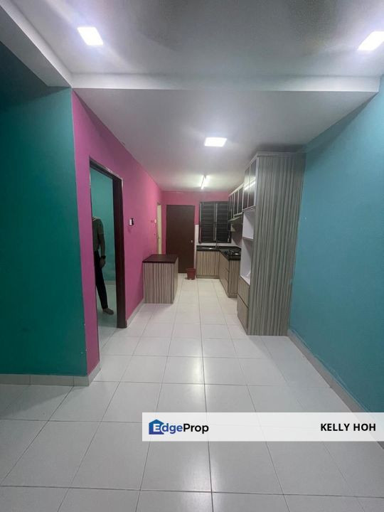 Taman Scientex Kelapa Sawit Kulai Johor, 2.5 - Storey Terrace House, 4 Bedrooms 3 Bathrooms, Partial Furnished, For Rent , Johor, Kulai