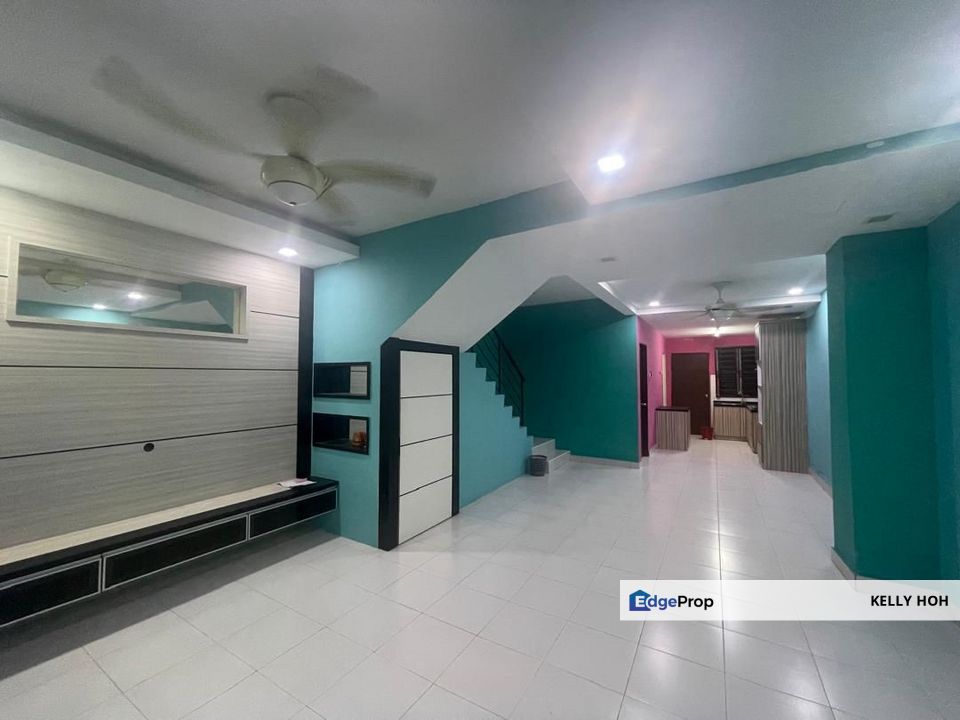 Taman Scientex Kelapa Sawit Kulai Johor, 2.5 - Storey Terrace House, 4 Bedrooms 3 Bathrooms, Partial Furnished, For Rent , Johor, Kulai