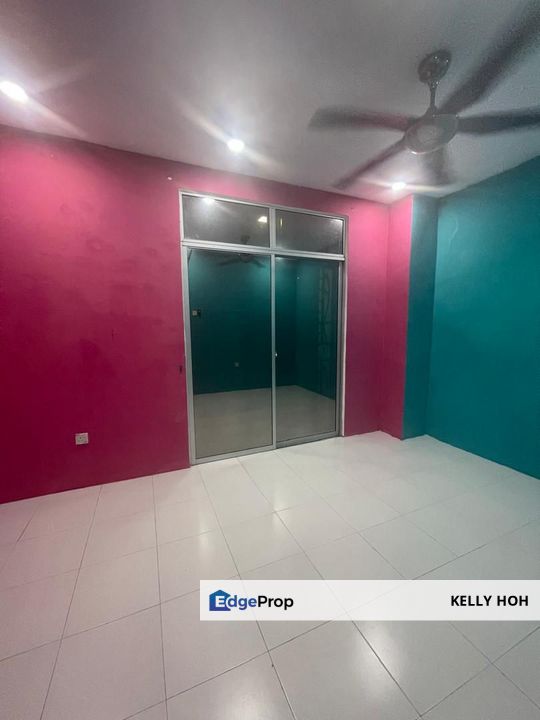 Taman Scientex Kelapa Sawit Kulai Johor, 2.5 - Storey Terrace House, 4 Bedrooms 3 Bathrooms, Partial Furnished, For Rent , Johor, Kulai