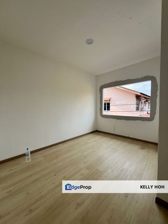 Taman Sri Putri Kulai Johor, Double Storey Terrence House, 4 Bedrooms 3 Bathrooms, Freehold, Non-Bumi Lot, Renovated Unit, For Sale , Johor, Kulai