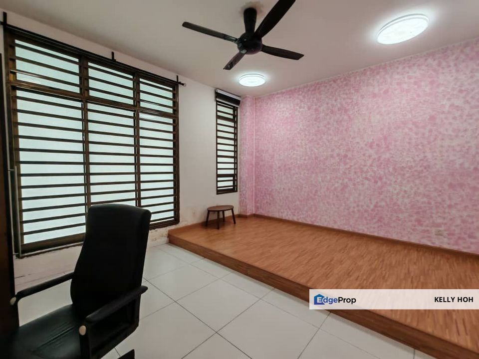 Taman Lagenda Putra Kulai Johor, Double Storey Terrence House, 4 Bedrooms 3 Bathrooms, Freehold, Non-Bumi Lot, Renovated Unit, For Sale , Johor, Kulai