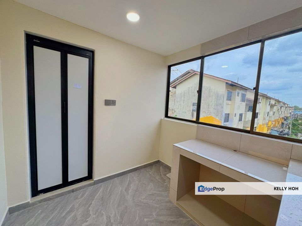 Bandar Selesa Jaya Skudai Johor, Low Cost Flat House, 2 Bedrooms 1 Bathroom, Fully Renovated, Freehold, International Lot, For Sale , Johor, Skudai
