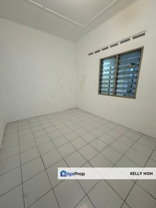 Taman Sri Saleng Kulai Johor, Single Storey Terrace House, 3 Bedrooms 2 Bathrooms, Partial Furnished, For Rent , Johor, Senai