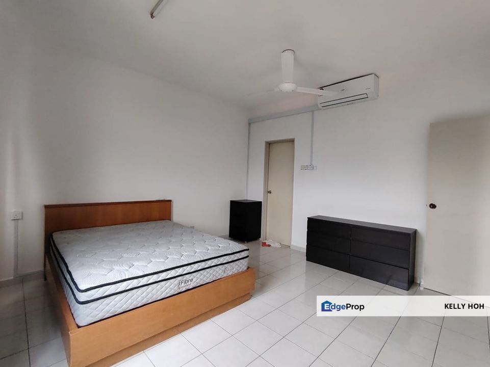 Molek Ria Apartment @ Taman Molek Johor, 3 Bedrooms 2 Bathrooms, Partial Furnished As Photos, For Rent , Johor, Johor Bahru