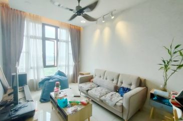 D'Summit Residences @ Kempas Utama