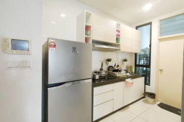 D'Summit Residences @ Kempas Utama