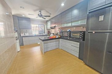 SL 2, Bandar Sungai Long