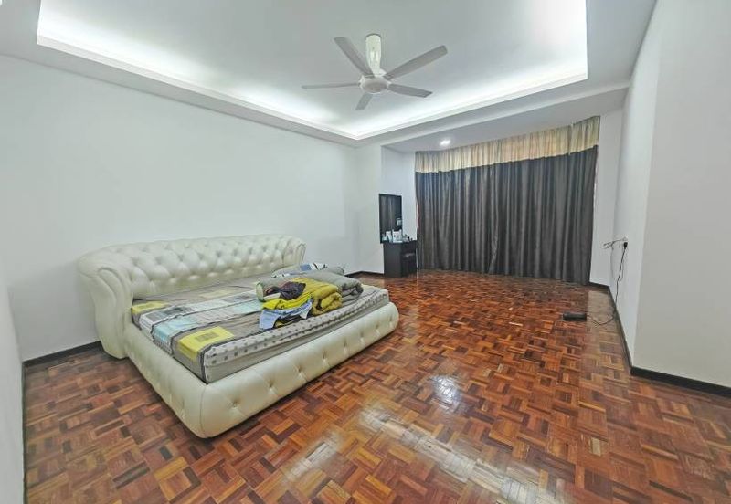 SL 2, Bandar Sungai Long