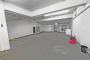 D Square @ Bandar Damai Perdana