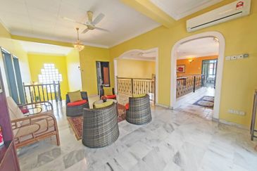 Jalan Suasana, Bandar Tun Hussein Onn