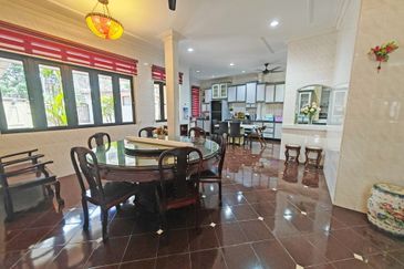 Jalan Suasana, Bandar Tun Hussein Onn