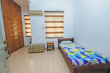 Jalan Suasana, Bandar Tun Hussein Onn