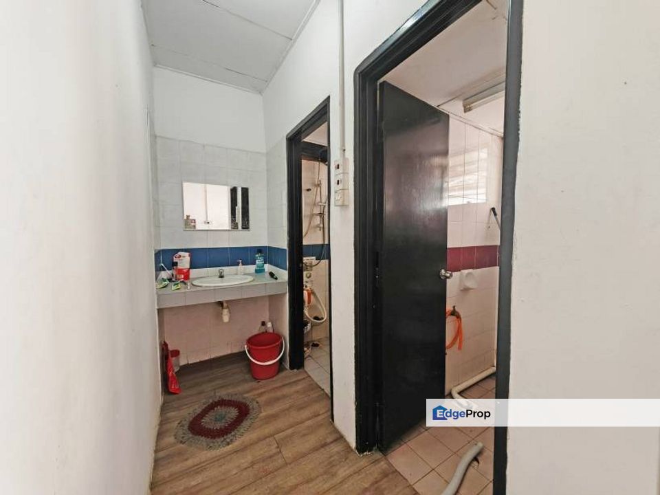 Taman Bukit Angsana 2nd Shop Office Fully Partition, Vinyl Floor, Very Suitable for Office, Daycare Centre, Selangor, Cheras South