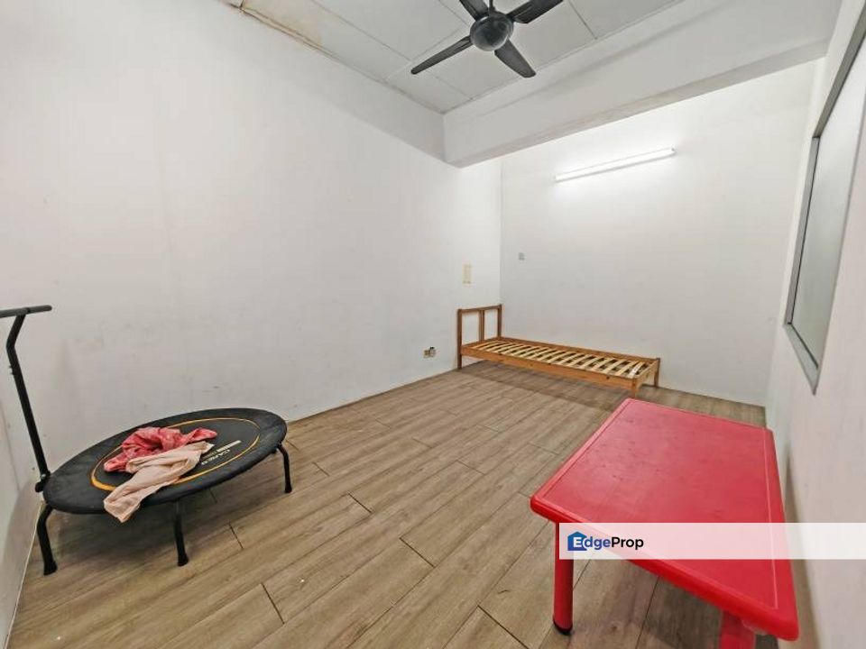 Taman Bukit Angsana 2nd Shop Office Fully Partition, Vinyl Floor, Very Suitable for Office, Daycare Centre, Selangor, Cheras South