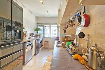 Walk up Baiduri Block C2 Apartmen 2nd Floor, Renovated, Good Condition