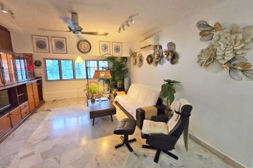 Walk up Baiduri Block C2 Apartmen 2nd Floor, Renovated, Good Condition