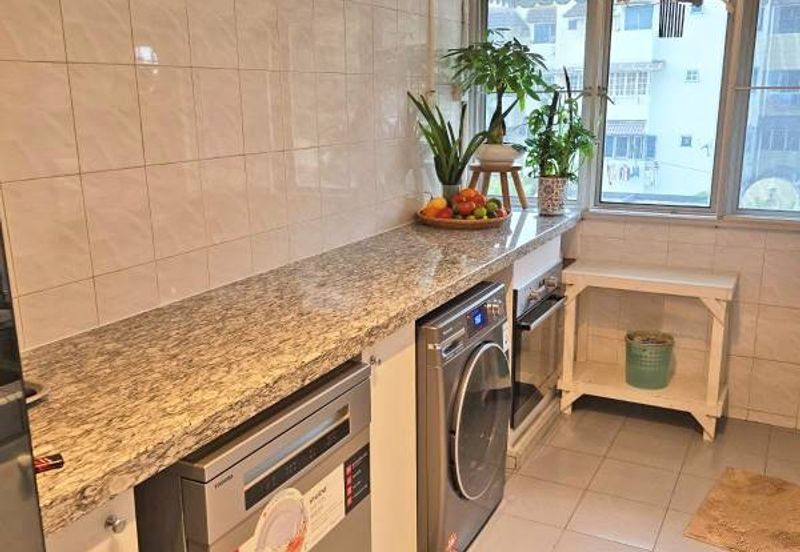 Walk up Baiduri Block C2 Apartmen 2nd Floor, Renovated, Good Condition