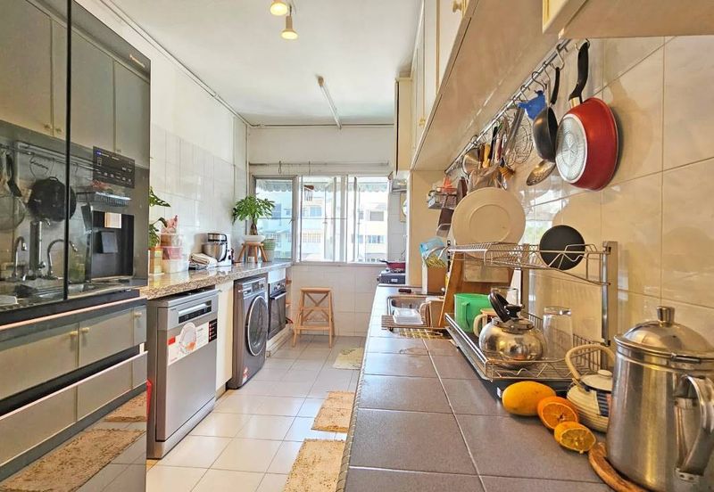 Walk up Baiduri Block C2 Apartmen 2nd Floor, Renovated, Good Condition