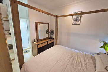 Walk up Baiduri Block C2 Apartmen 2nd Floor, Renovated, Good Condition