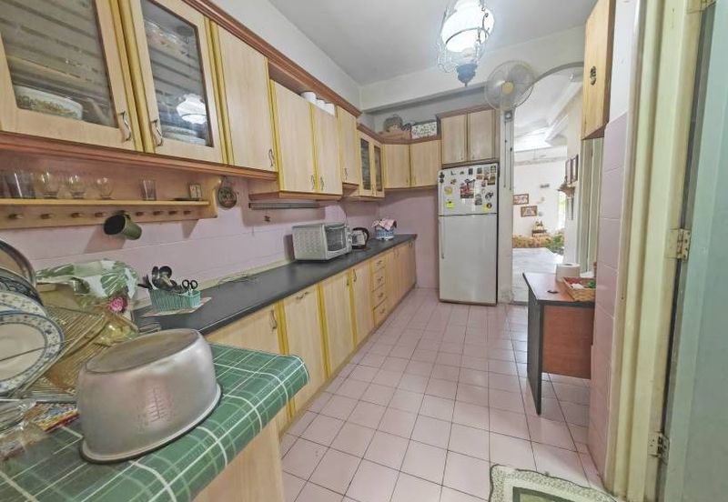 SL 11, Bandar Sungai Long