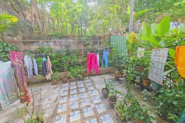 SL 11, Bandar Sungai Long