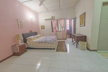 SL 11, Bandar Sungai Long