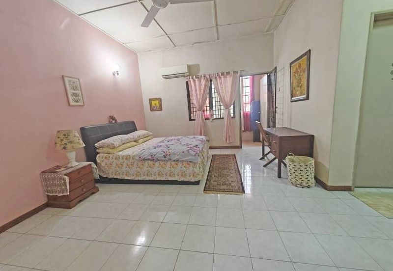 SL 11, Bandar Sungai Long