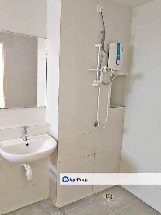 Freehold, Studio unit, Semi Furnished, Convenient Location, Selangor, Seri Kembangan