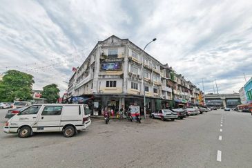 1st Floor Renovated with Partition Room, Ready Move in Condition