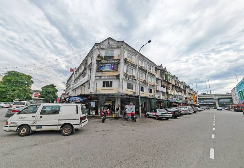 1st Floor Renovated with Partition Room, Ready Move in Condition