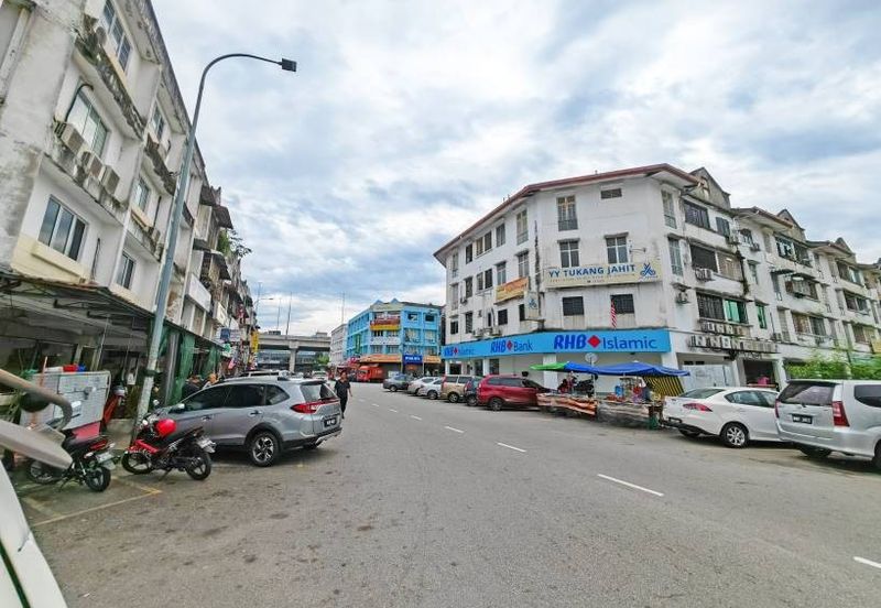 1st Floor Renovated with Partition Room, Ready Move in Condition