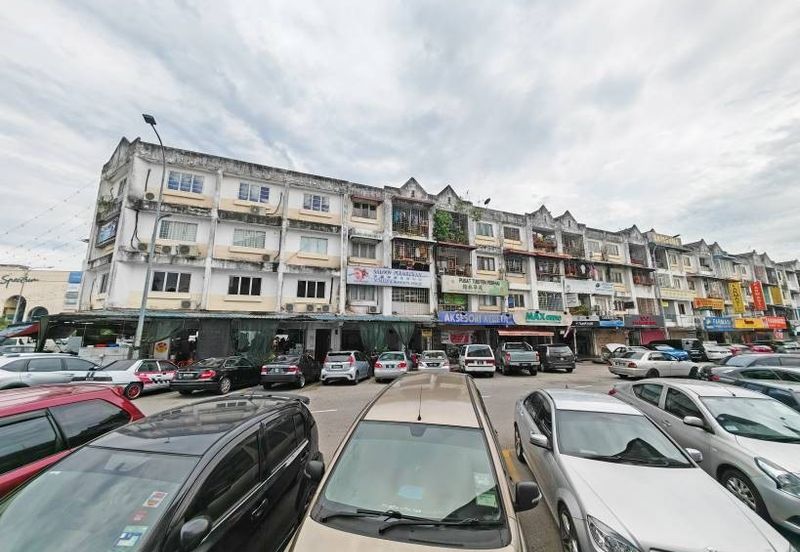 1st Floor Renovated with Partition Room, Ready Move in Condition