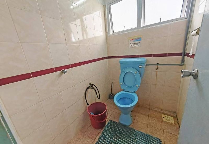 1st Floor Renovated with Partition Room, Ready Move in Condition