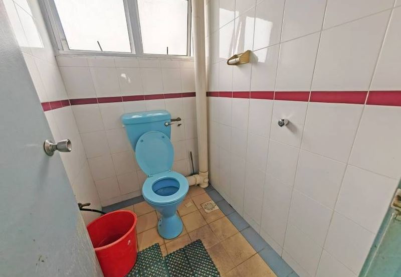 1st Floor Renovated with Partition Room, Ready Move in Condition