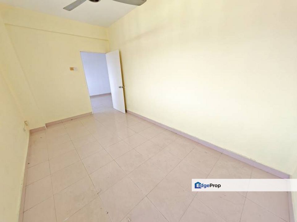 Good Condition, Well Kept With Lift Facility, Selangor, Batu 9th Cheras