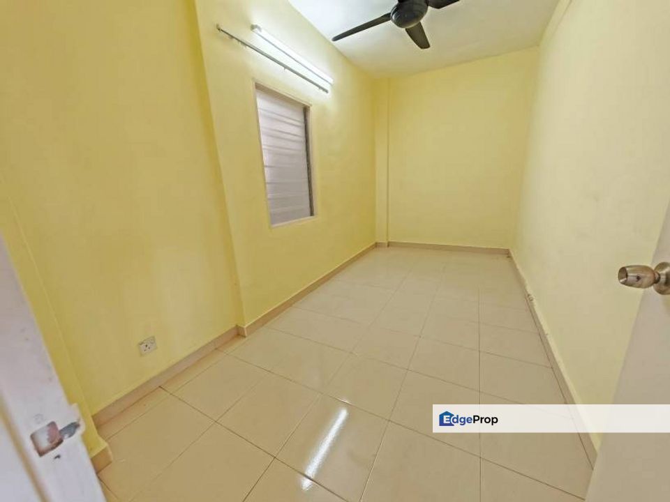 Good Condition, Well Kept With Lift Facility, Selangor, Batu 9th Cheras