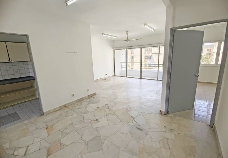 Walk up Desa Baiduri Block C Newly Paint, Good Location