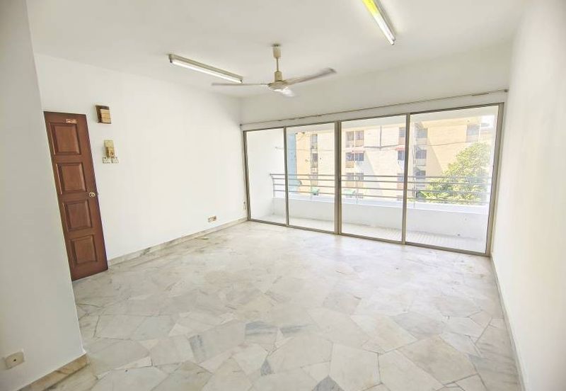 Walk up Desa Baiduri Block C Newly Paint, Good Location