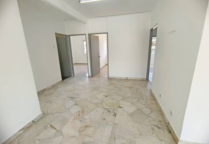 Walk up Desa Baiduri Block C Newly Paint, Good Location