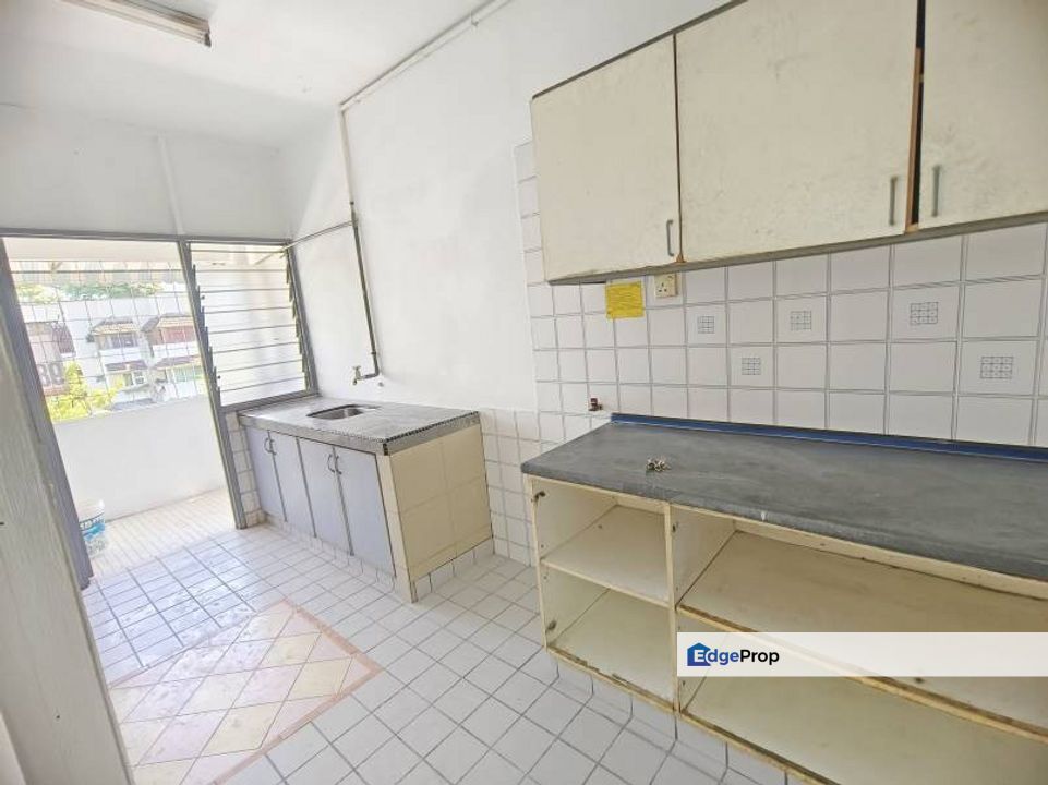 Walk up Desa Baiduri Block C Newly Paint, Good Location, Kuala Lumpur, Desa Pandan