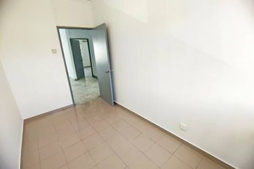 Walk up Desa Baiduri Block C Newly Paint, Good Location