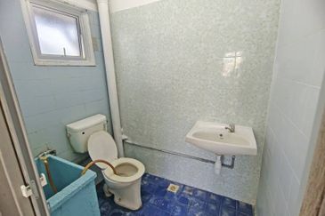 Walk up Desa Baiduri Block C Newly Paint, Good Location