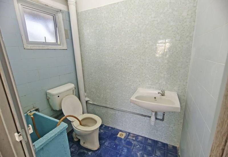 Walk up Desa Baiduri Block C Newly Paint, Good Location