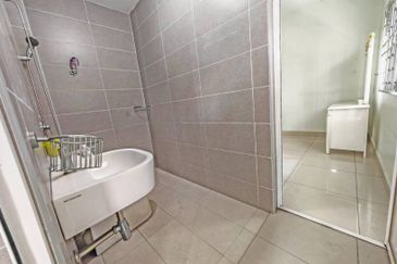 Bandar Tun Hussein Onn