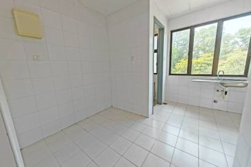 Avenue 2, Lake Valley